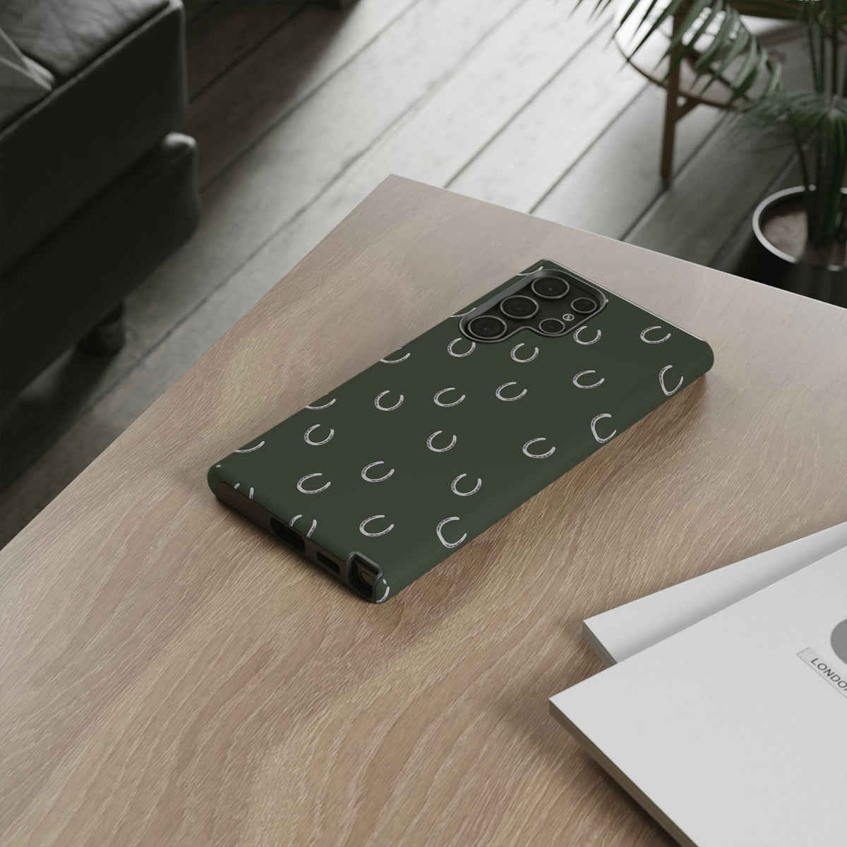 Android Oak Horse Shoe Case