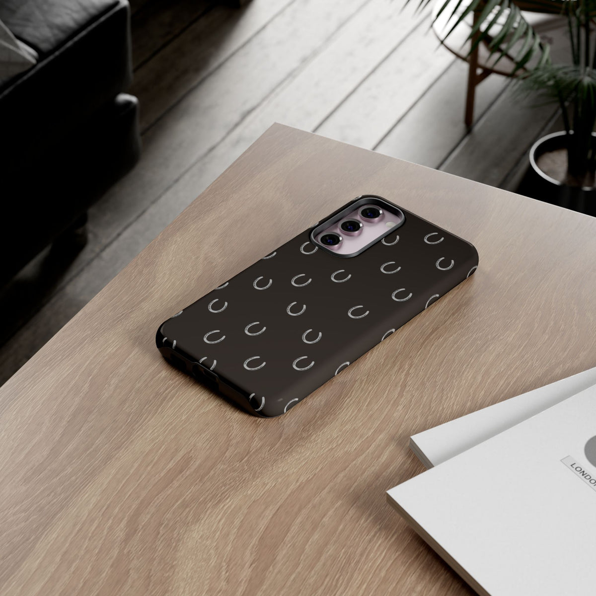 Android Wood Horse Shoe Cases