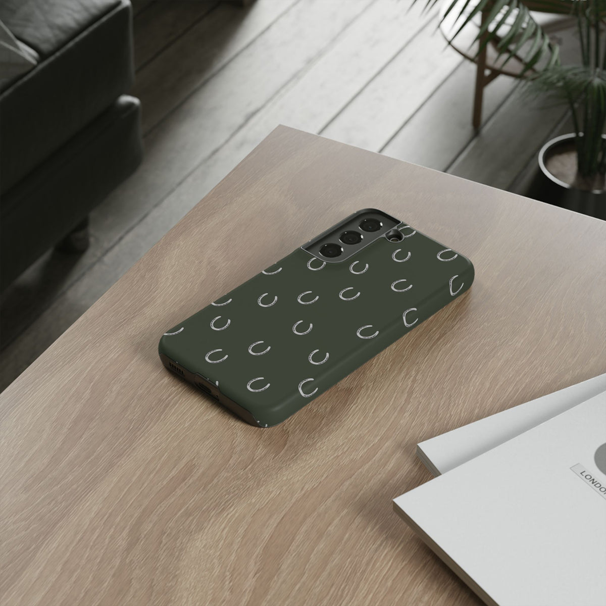 Android Oak Horse Shoe Case